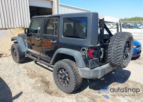 2015 Jeep Wrangler Unlimited Sport z USA, uszkodzony, nr VIN 1C4BJWDG8FL723120